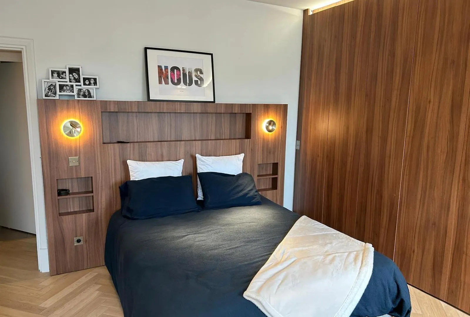 Apartment Luxueux Appartement Metro George V - Hermes - Champs-Elysees - Arc De Triomphe Paris